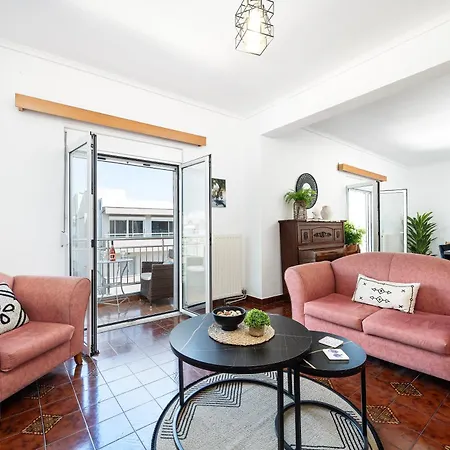 Massive 4br Retro - 3 Min Walk To 公寓