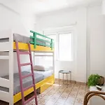 Massive 4br Retro - 3 Min Walk To