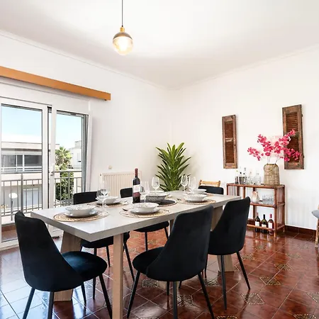 Massive 4br Retro - 3 Min Walk To Kos Town