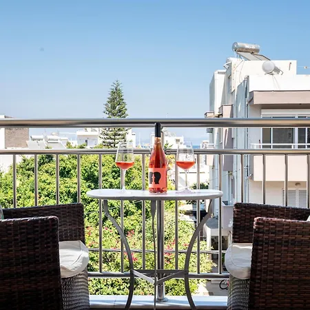 Apartment Massive 4br Retro - 3 Min Walk To