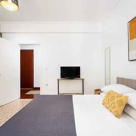 Lägenhet Massive 4br Retro - 3 Min Walk To