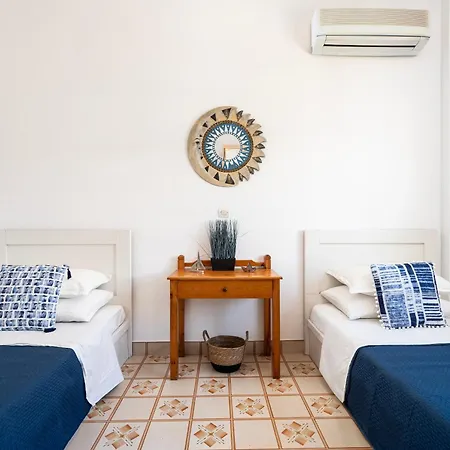 Massive 4br Retro - 3 Min Walk To Apartment