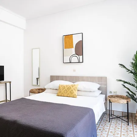 Massive 4br Retro - 3 Min Walk To Apartment Kos-Stadt