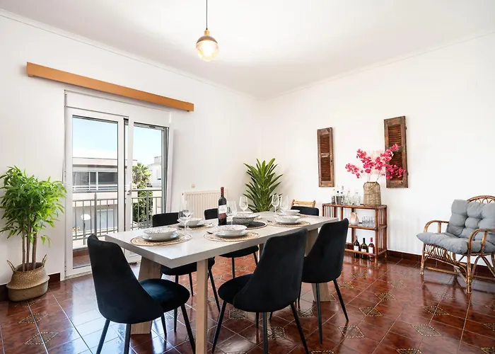 Massive 4br Retro - 3 Min Walk To Kos Town