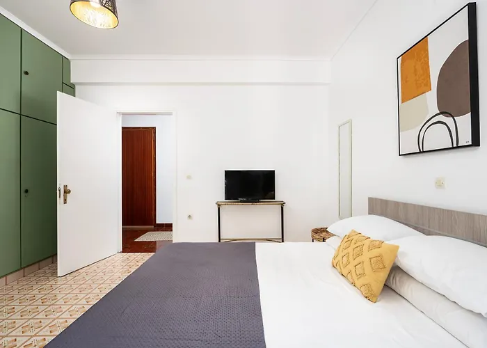 Lägenhet Massive 4br Retro - 3 Min Walk To