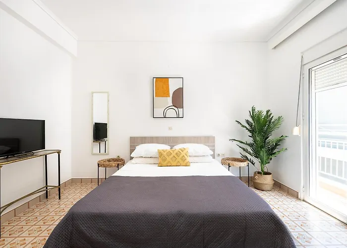 Massive 4br Retro - 3 Min Walk To Apartment Kos Town