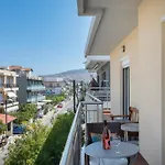 Massive 4br Retro - 3 Min Walk To Apartament