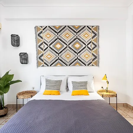 Massive 4br Retro - 3 Min Walk To Apartament *