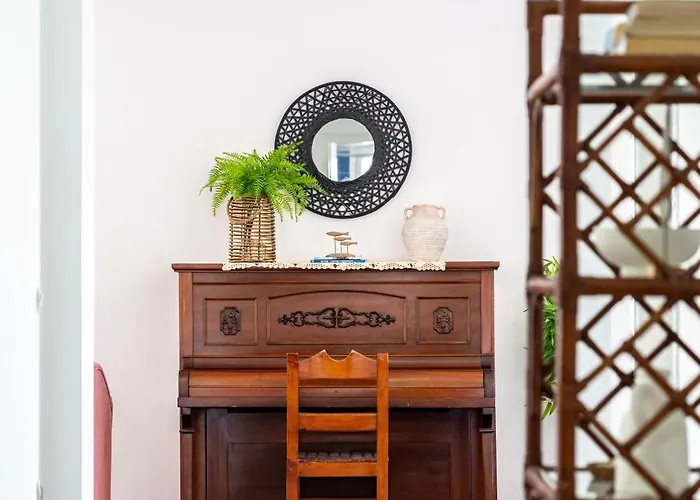 Massive 4br Retro - 3 Min Walk To Apartamento *