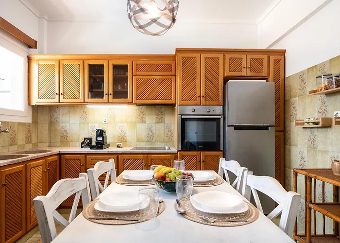 Massive 4br Retro - 3 Min Walk To Apartamento *